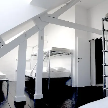 47 Hostel