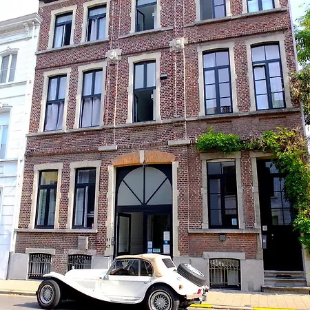Hostal 47 *